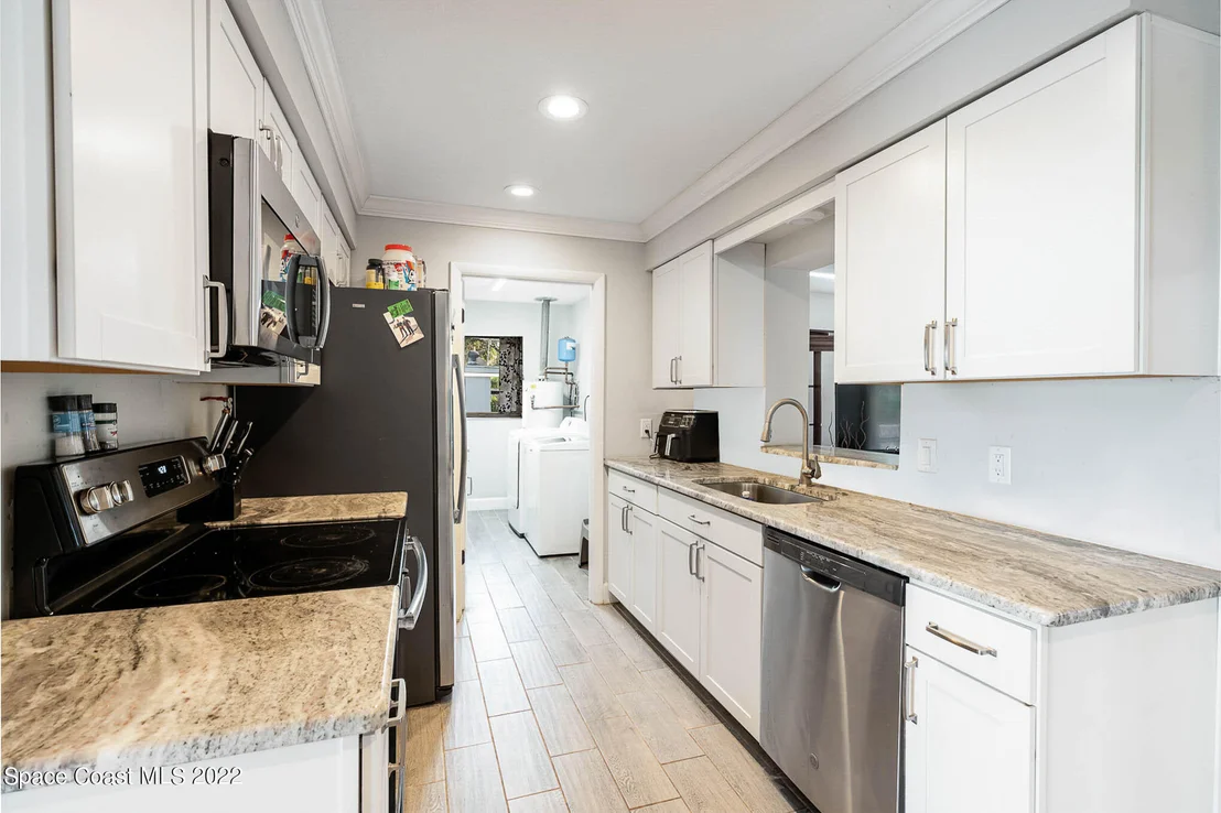 Photo of 1106 Basalona Drive