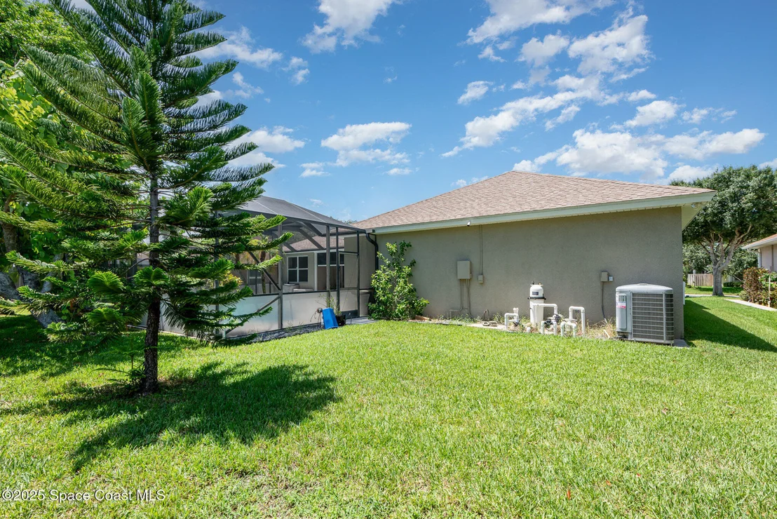 Photo of 2423 Woodfield Circle