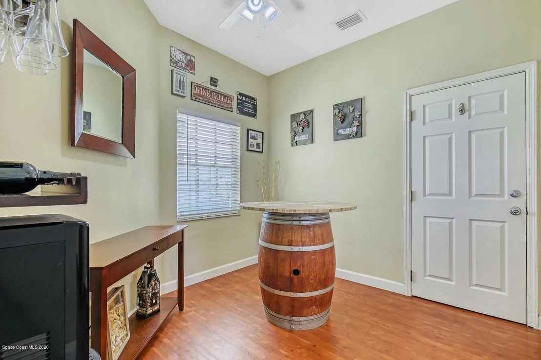 Photo of 2505 Saint Johns Lane