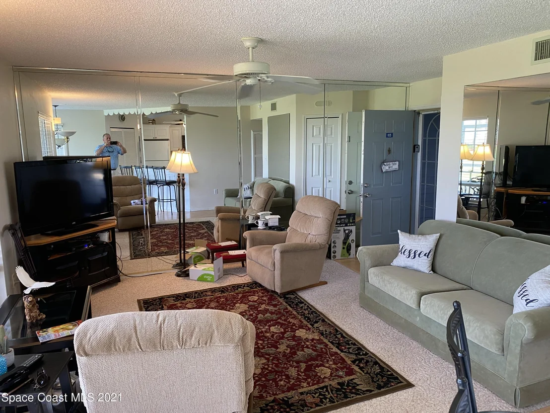 Photo of Unit 103 at 7180 Highway  1
