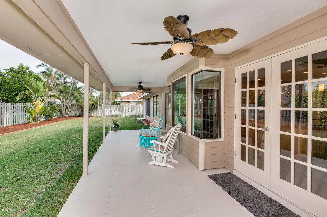 Photo of 552 Rio Casa Drive N