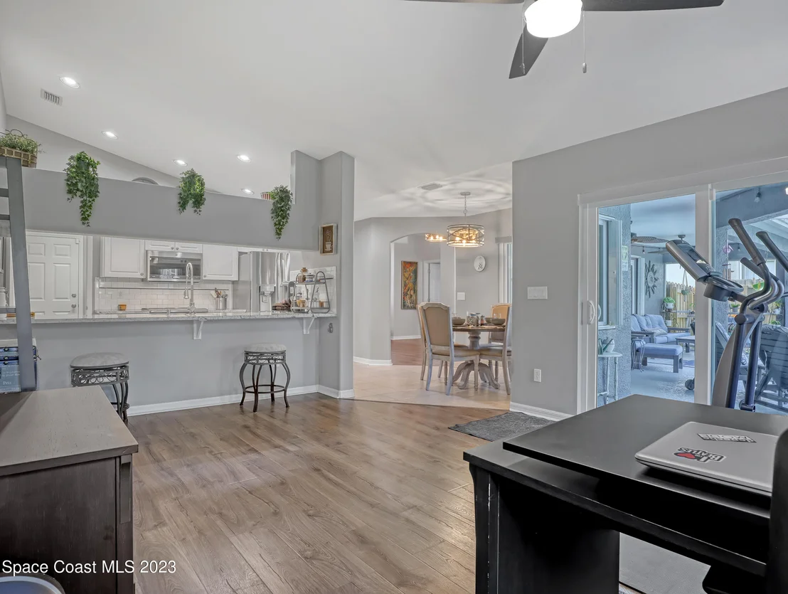 Photo of 758 Wyeth Street
