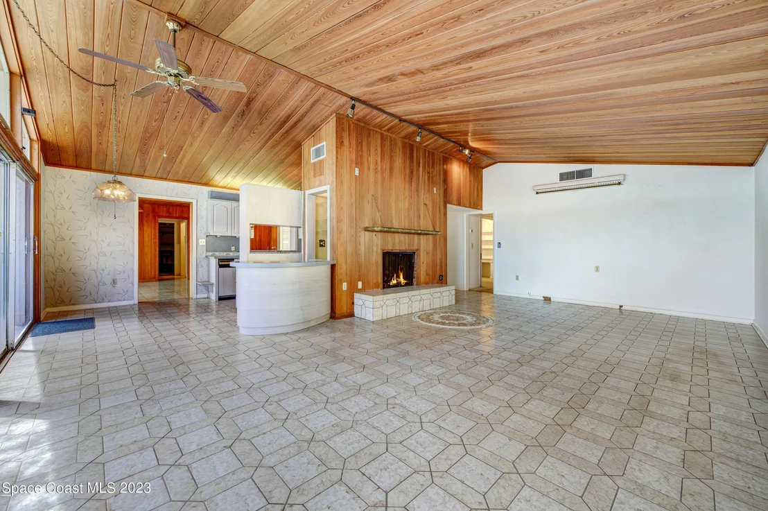 Photo of 3577 N Sylvan Lane