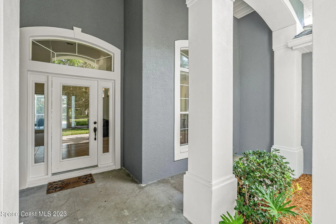 Photo of 213 Peregrine Drive