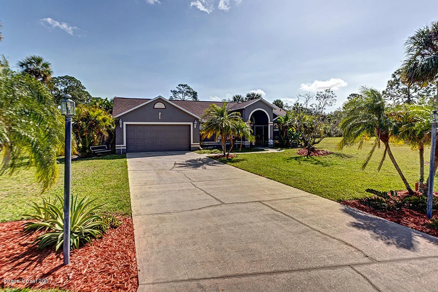 Photo of 904 Bluegrass Lane