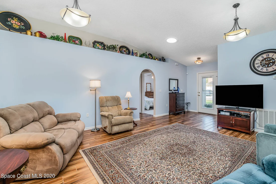 Photo of 2227 Spring Creek Circle NE