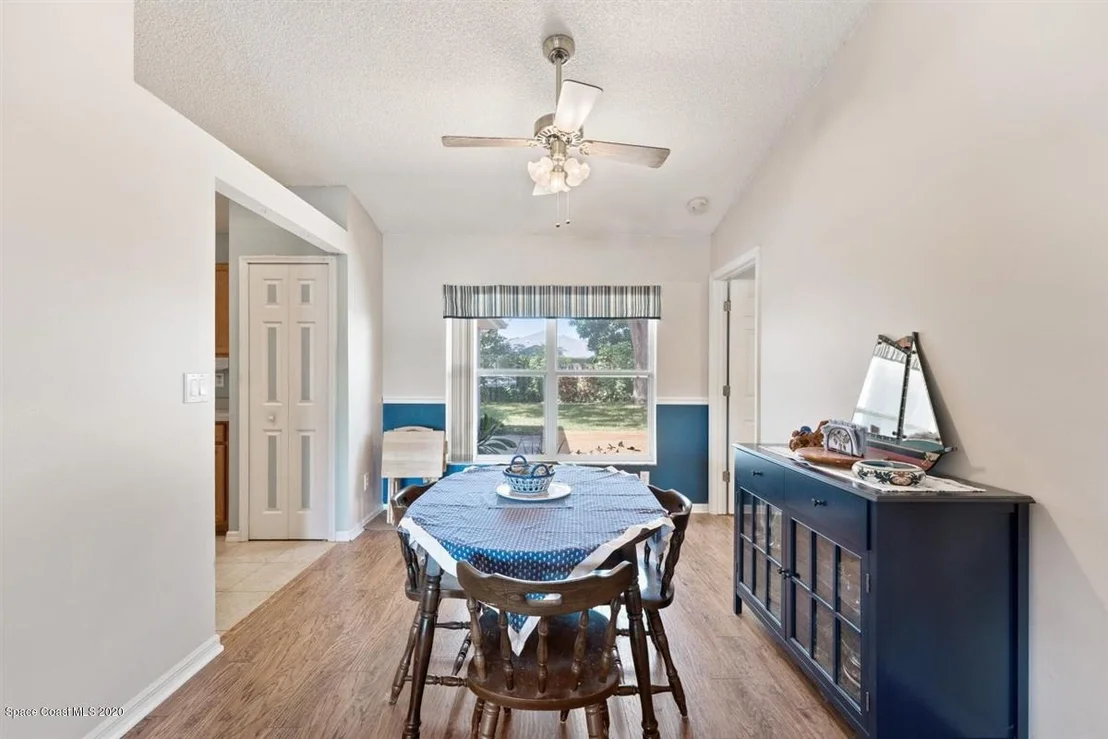 Photo of 200 Oak Lake Road