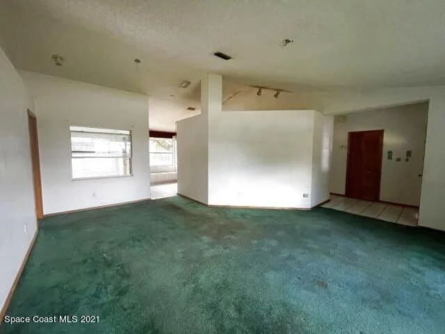 Photo of 2885 Kingston Lane