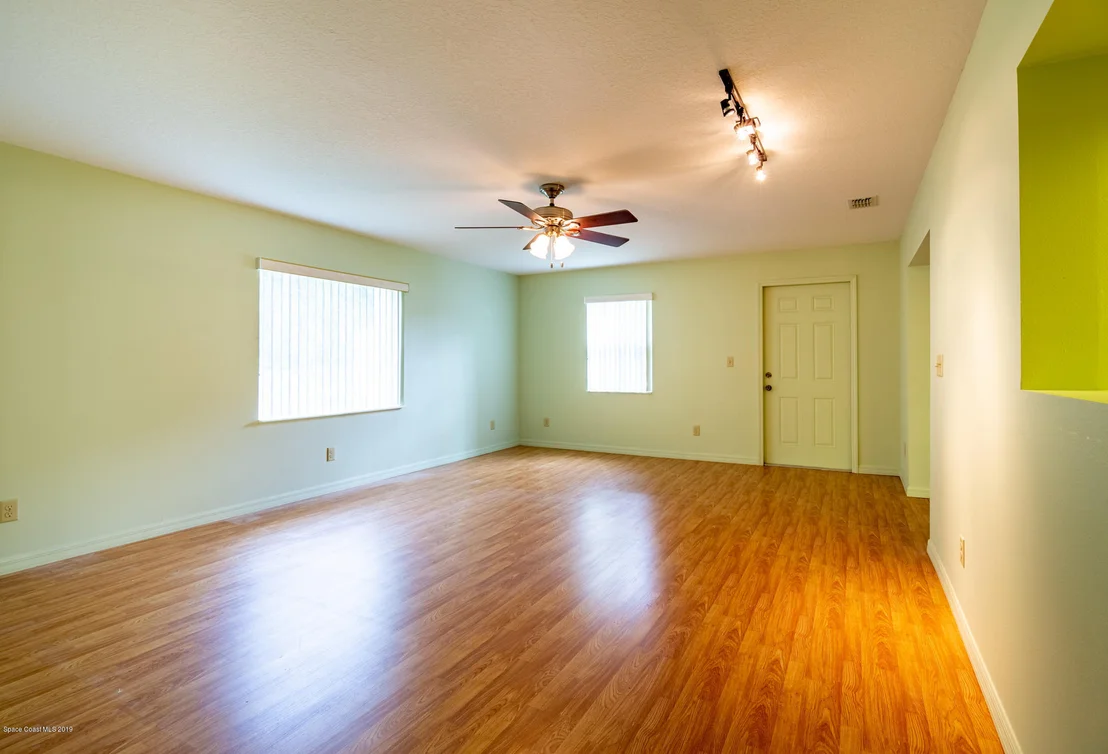 Photo of 958 Pineland Drive
