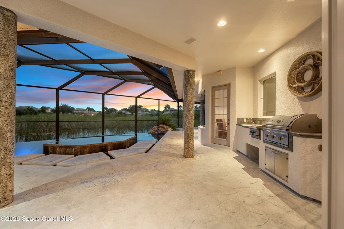 Photo of 804 Chatsworth Drive