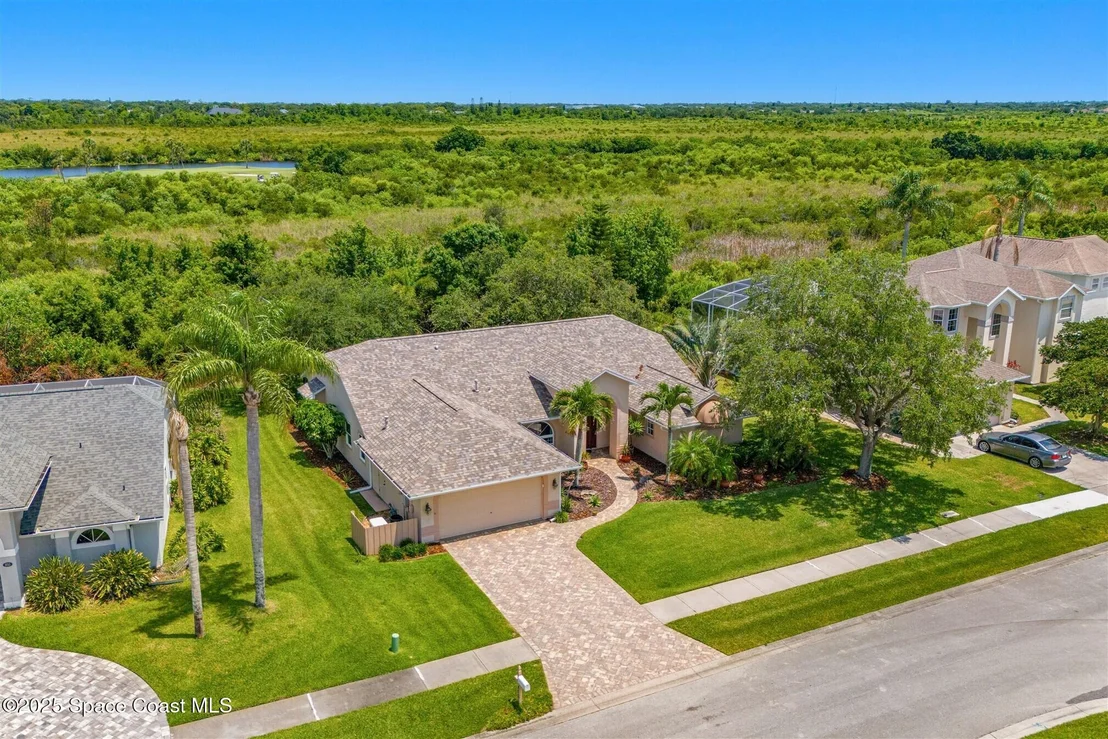 Photo of 952 Wildwood Drive