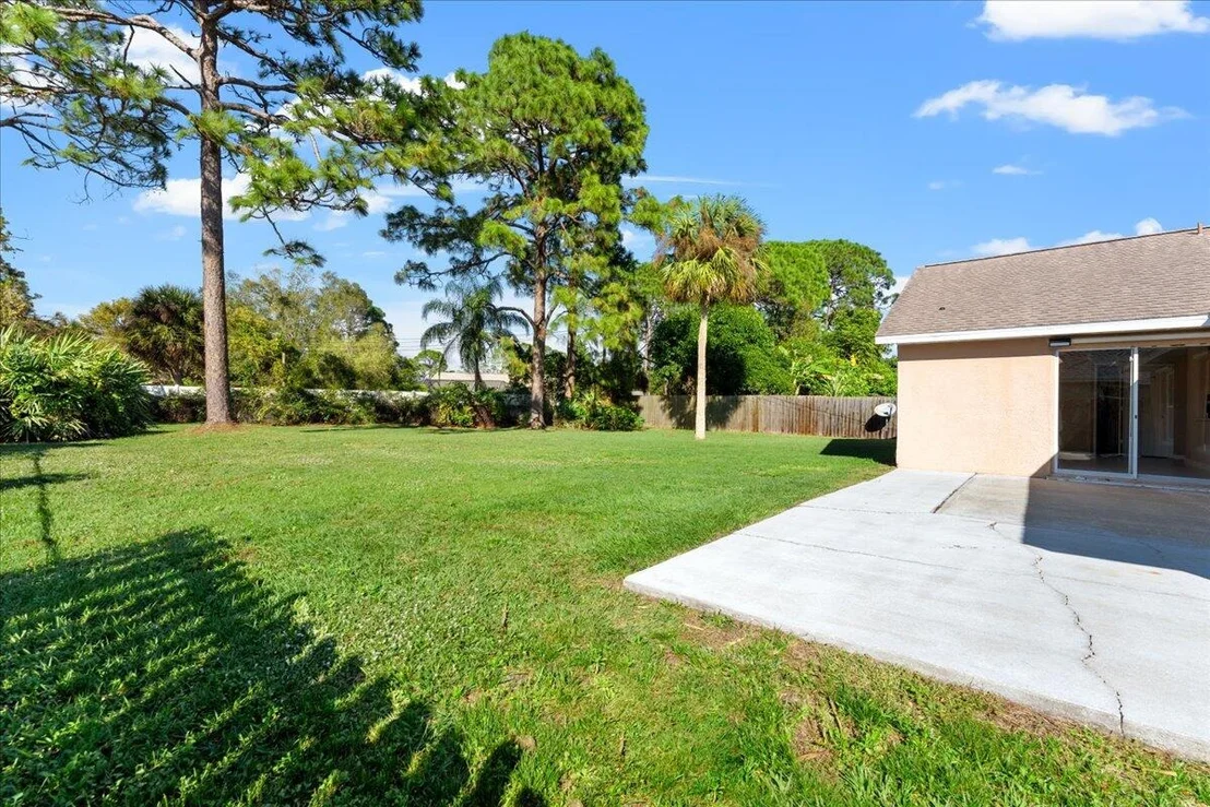 Photo of 280 Clearbrook NE