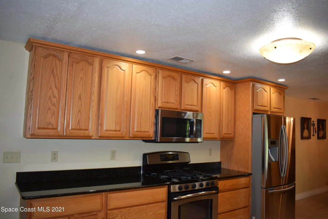 Photo of 895 Jefferson Road
