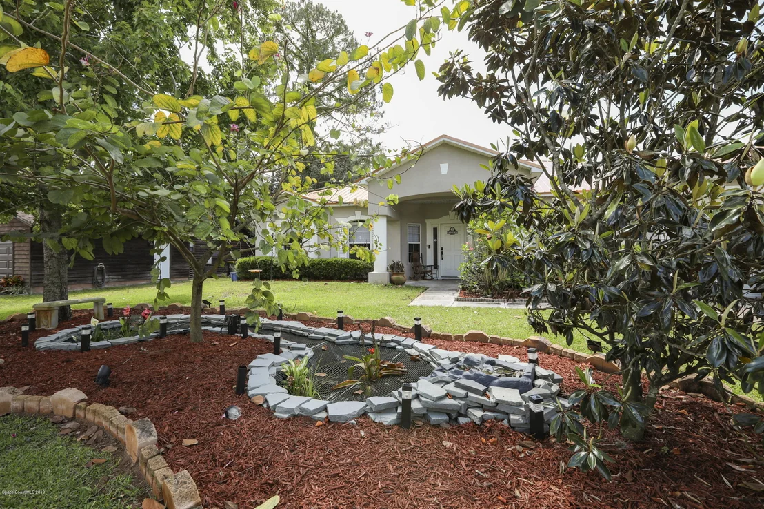 Photo of 5585 Graham Street
