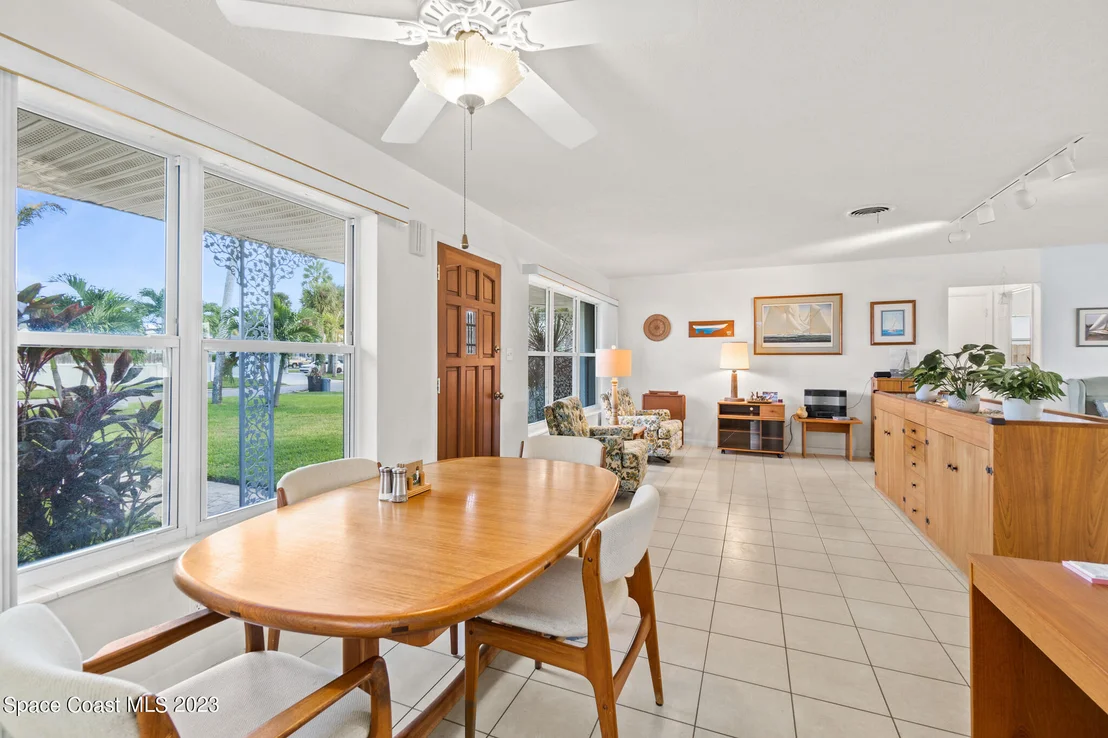 Photo of 209 River Road