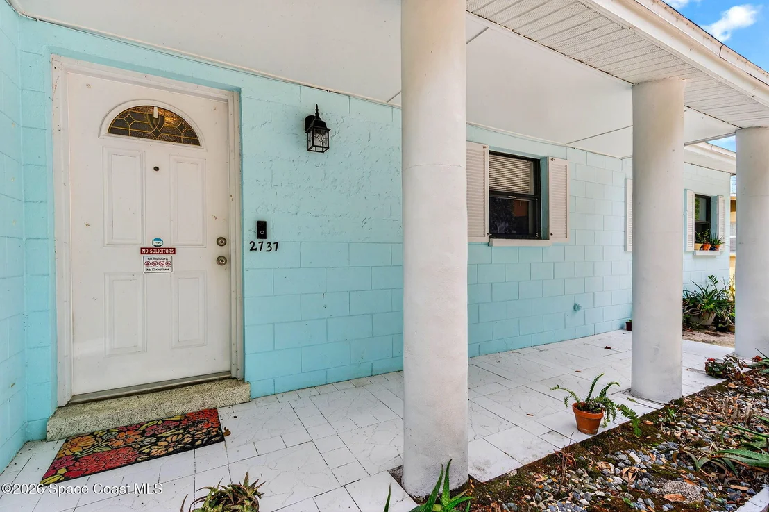Photo of 2737 Cherbourg Road