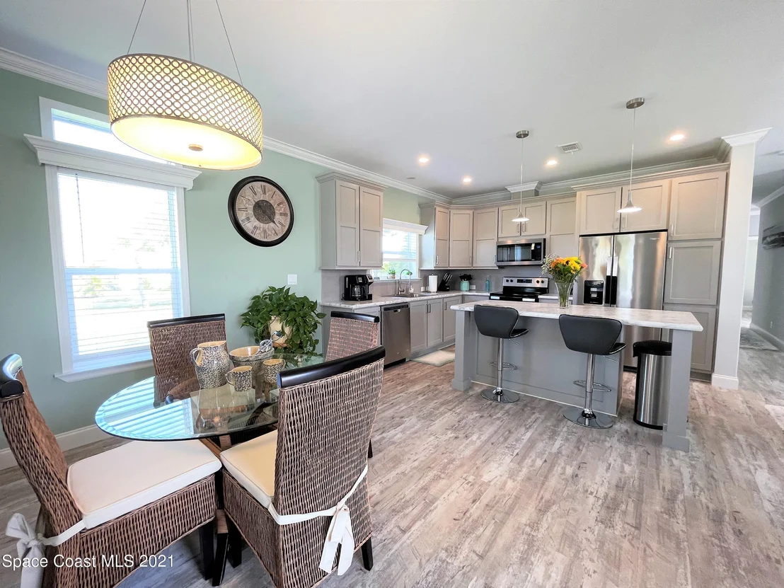Photo of 816 Pinewood Boulevard