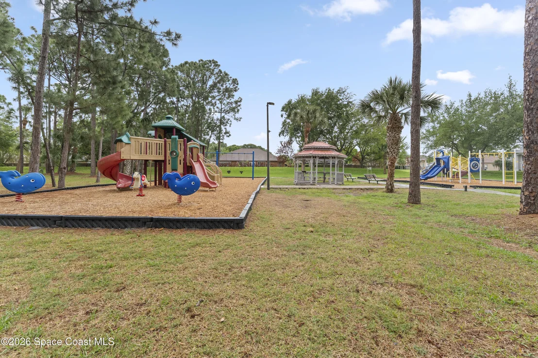 Photo of 385 Tunbridge Drive
