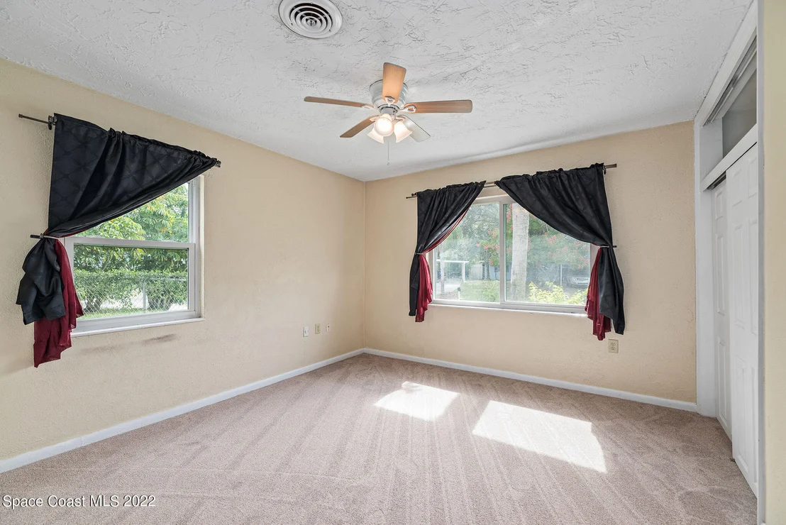Photo of 32 Knollwood Drive