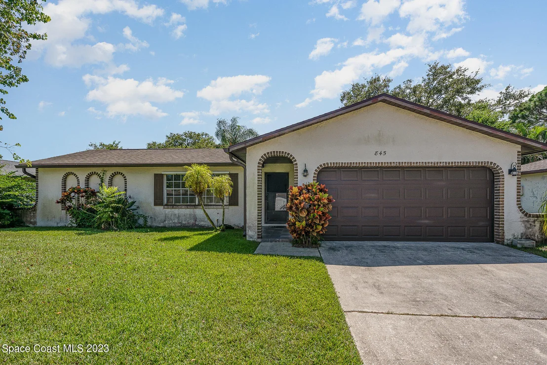 Photo of 845 Westport Drive