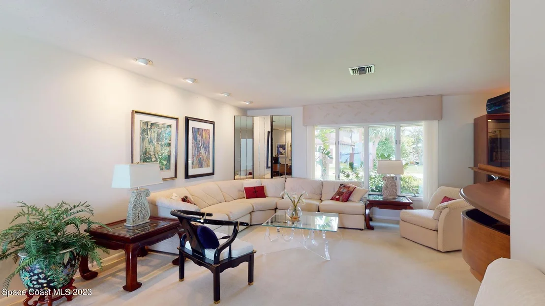 Photo of 421 Riverview Lane