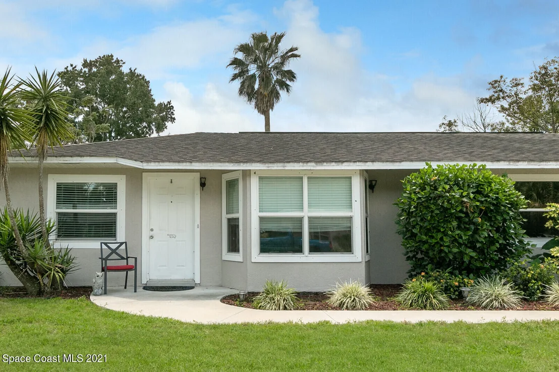 Photo of 5595 Fairbridge Street