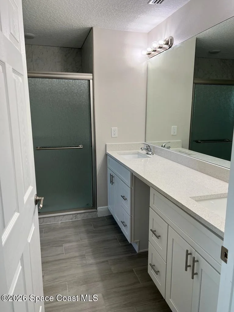 Photo of 1042 Hickory Lane