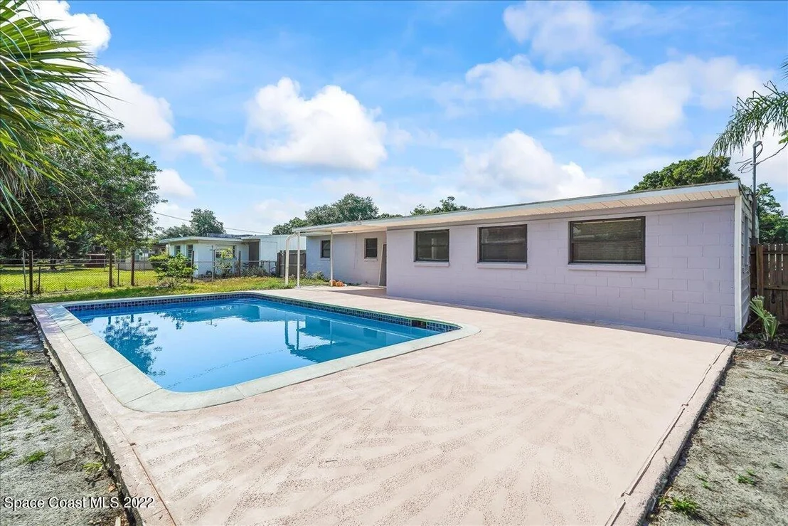 Photo of 1210 Willow Lane