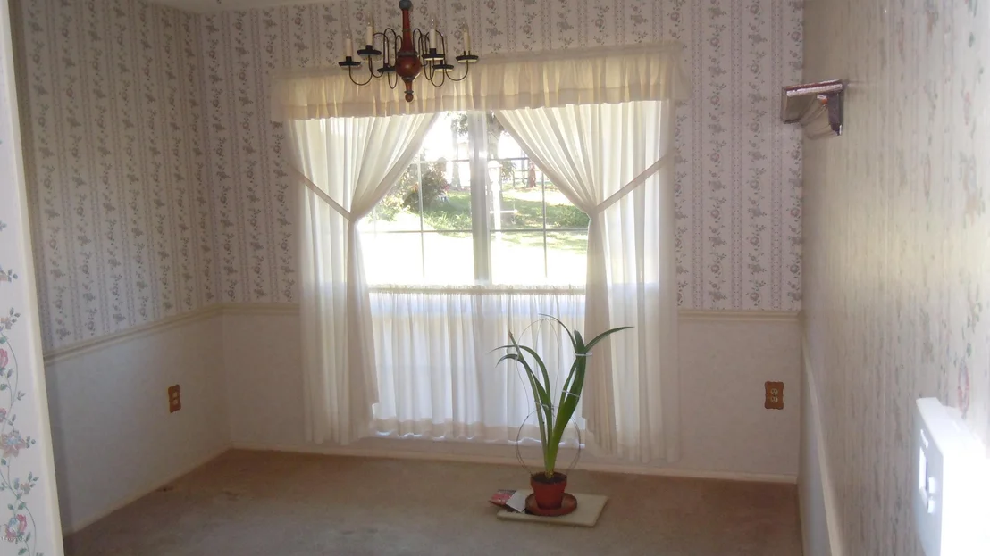 Photo of 910 Kings Post Road