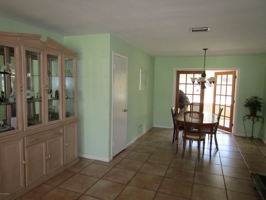 Photo of 465 Bahama Drive