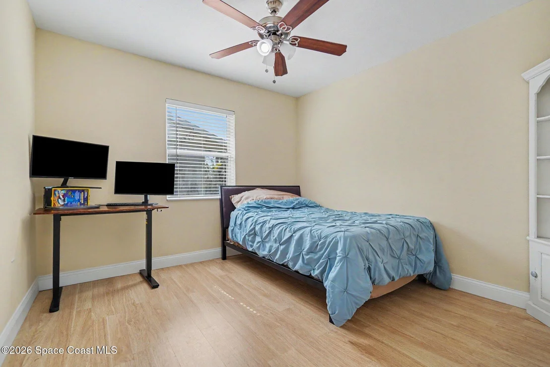 Photo of 2556 1st Avenue NE
