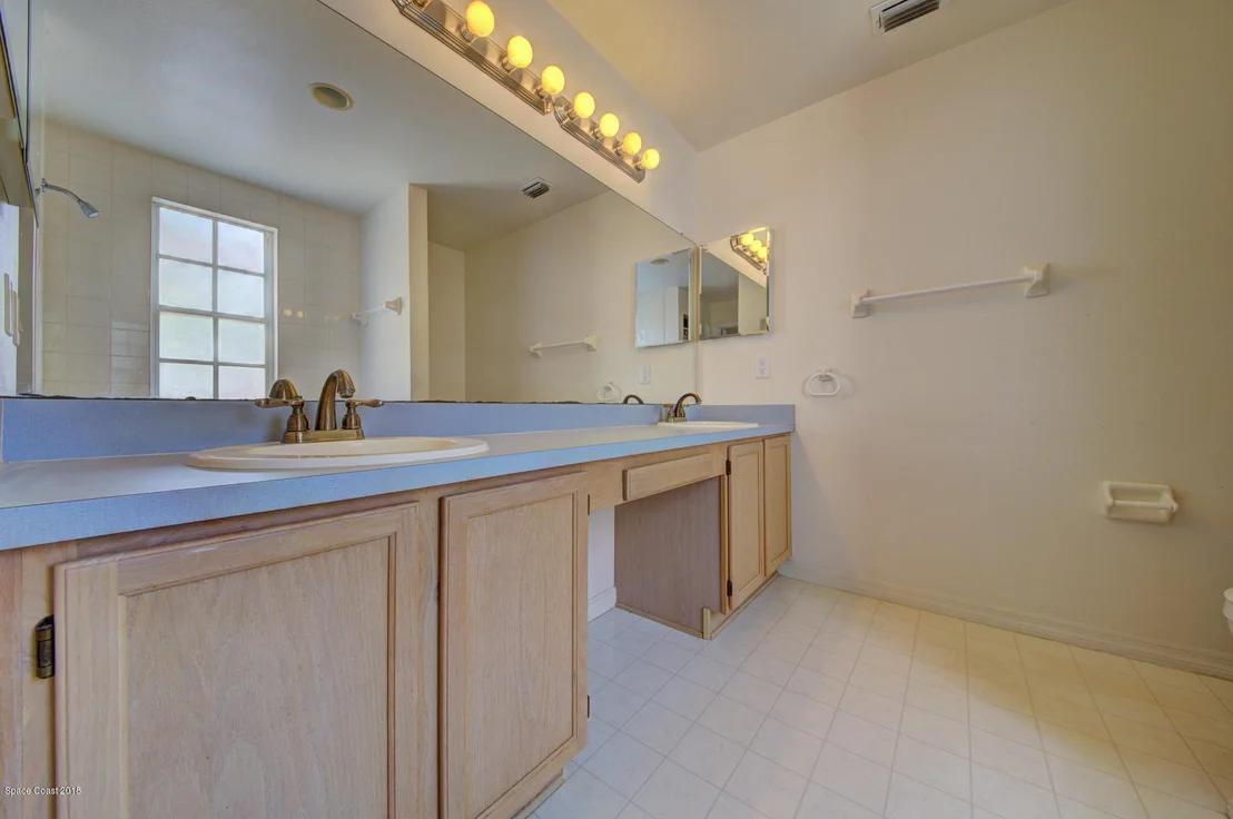 Photo of 1468 Wellington Circle