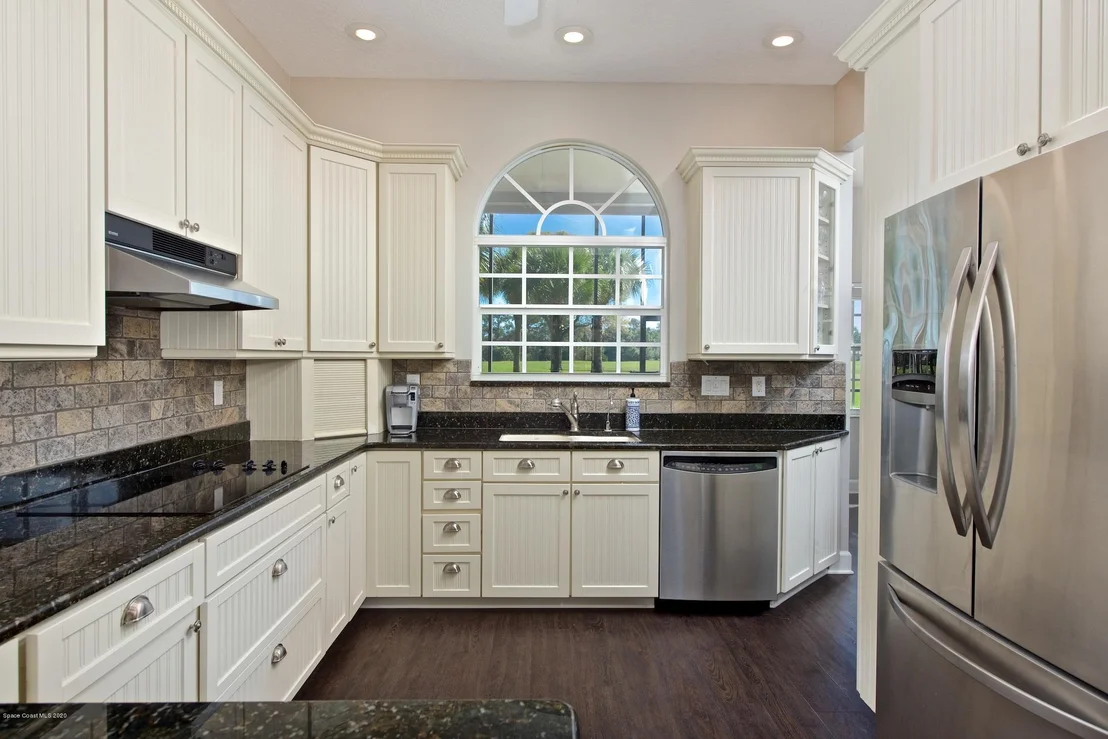 Photo of 637 Woodbridge Drive