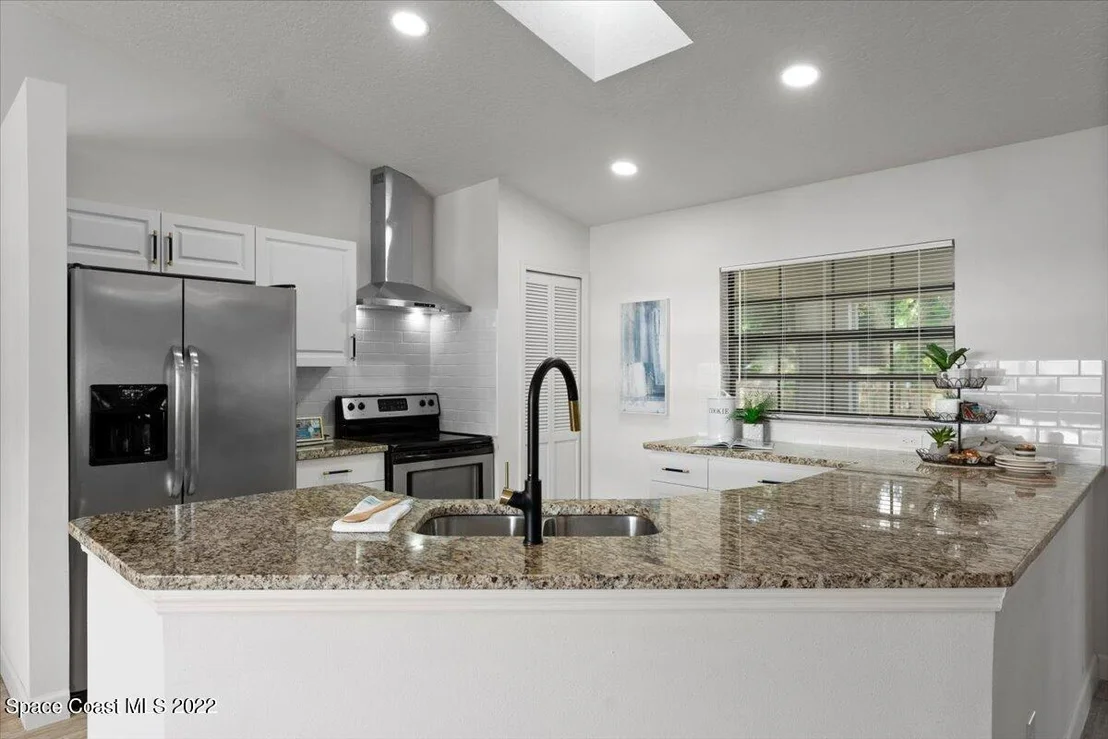 Photo of 6085 Balboa Street