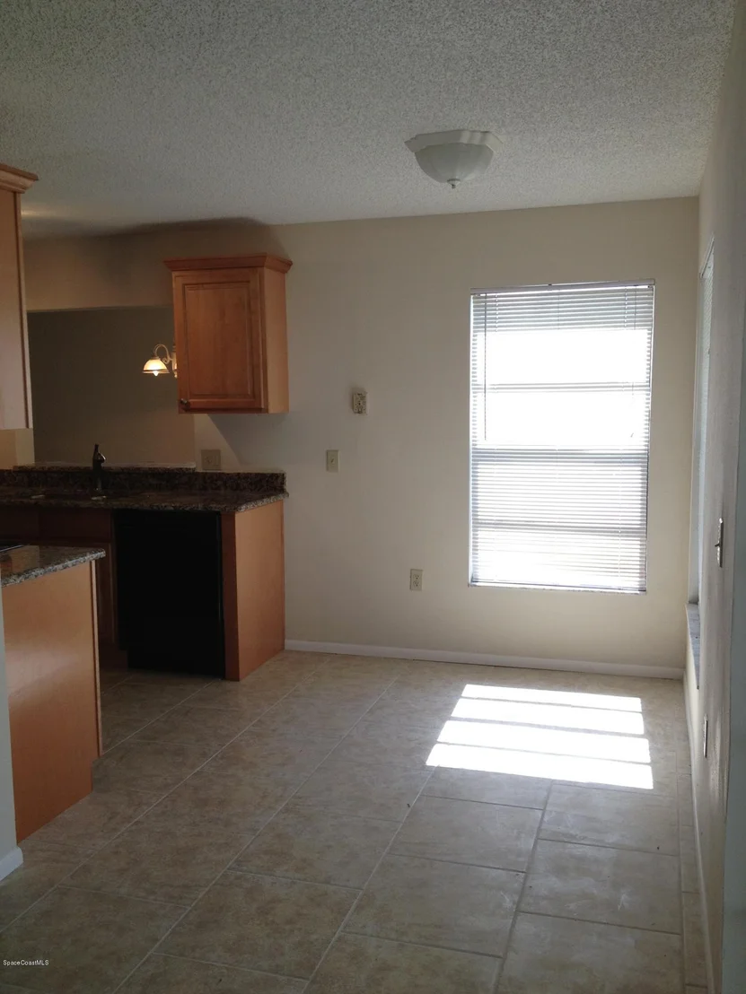 Photo of 1664 Clover Circle