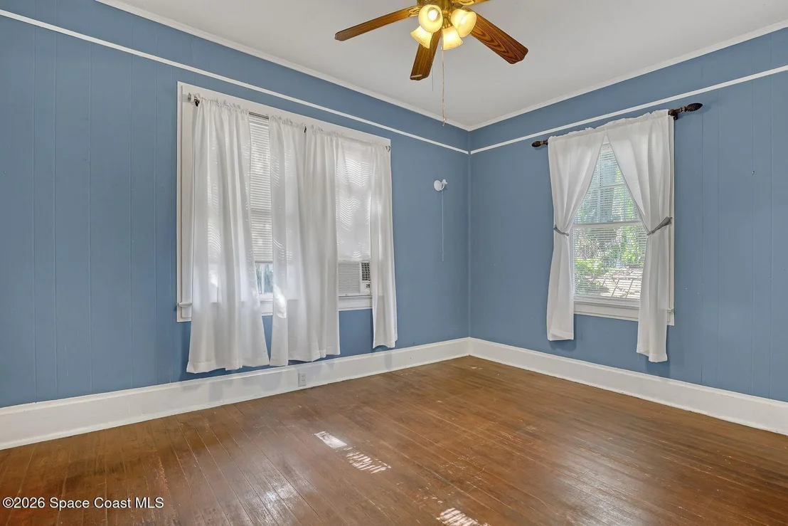 Photo of 107 Oak Street