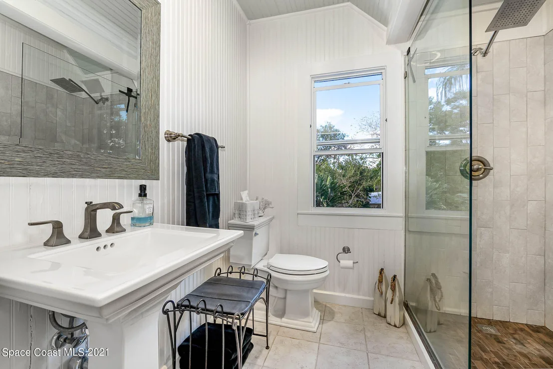 Photo of 40 Barton Avenue