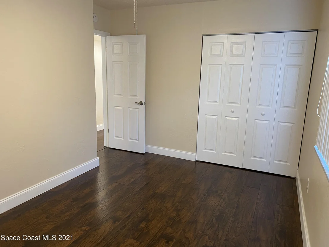 Photo of 835 Canada Street NE