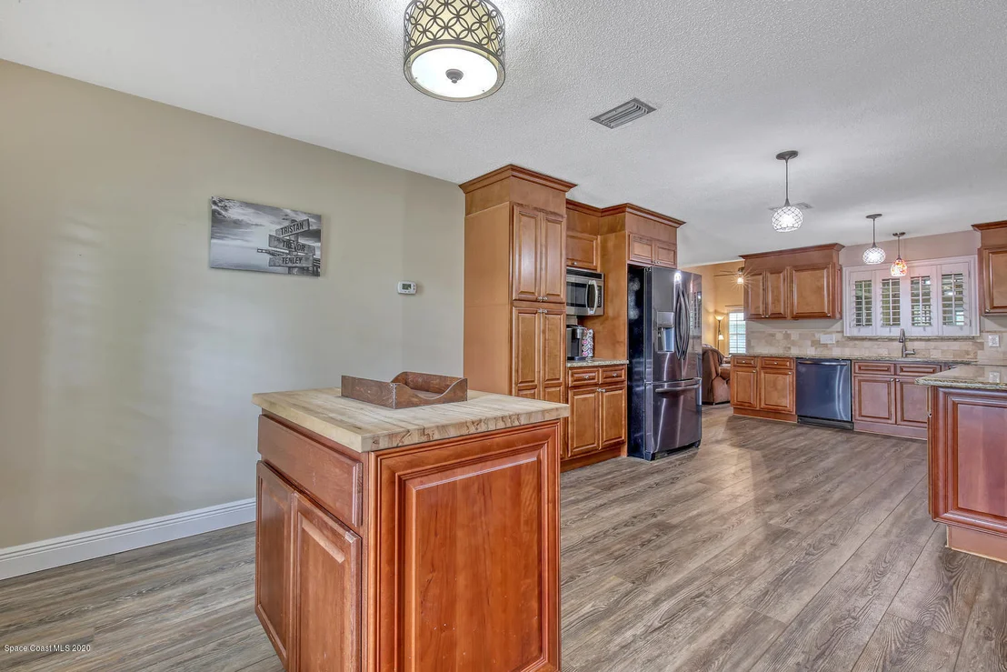 Photo of 1004 Cedarbrook Court
