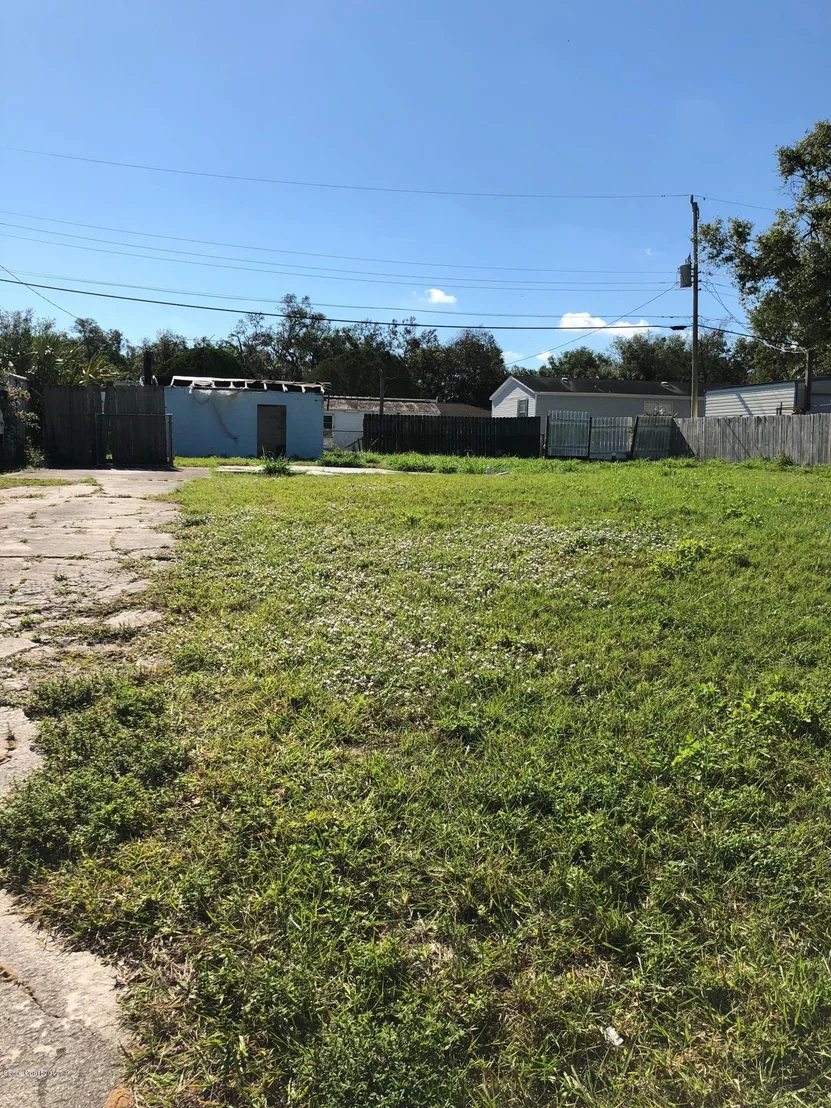 Photo of 604 Breezeway Drive