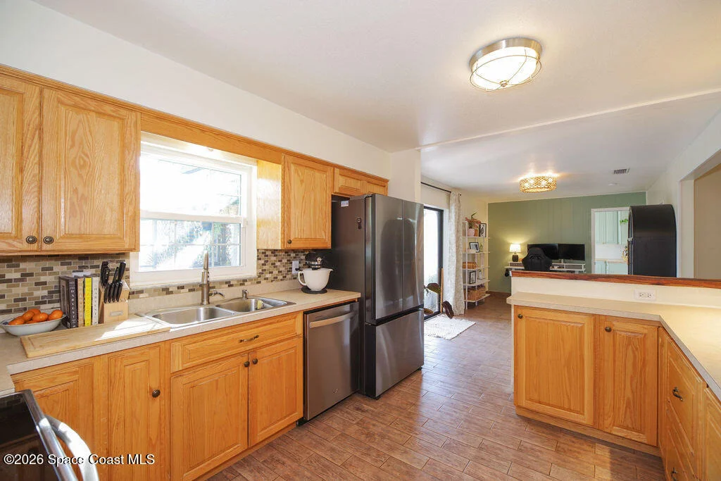 Photo of 960 Kings Post Road