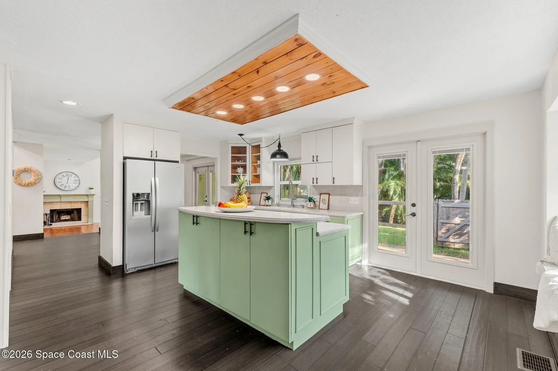 Photo of 220 Cardinal Drive