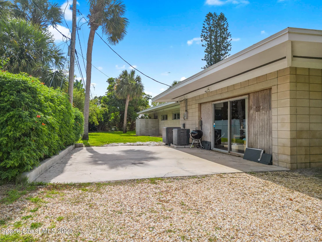 Photo of 598 Seabreeze Drive