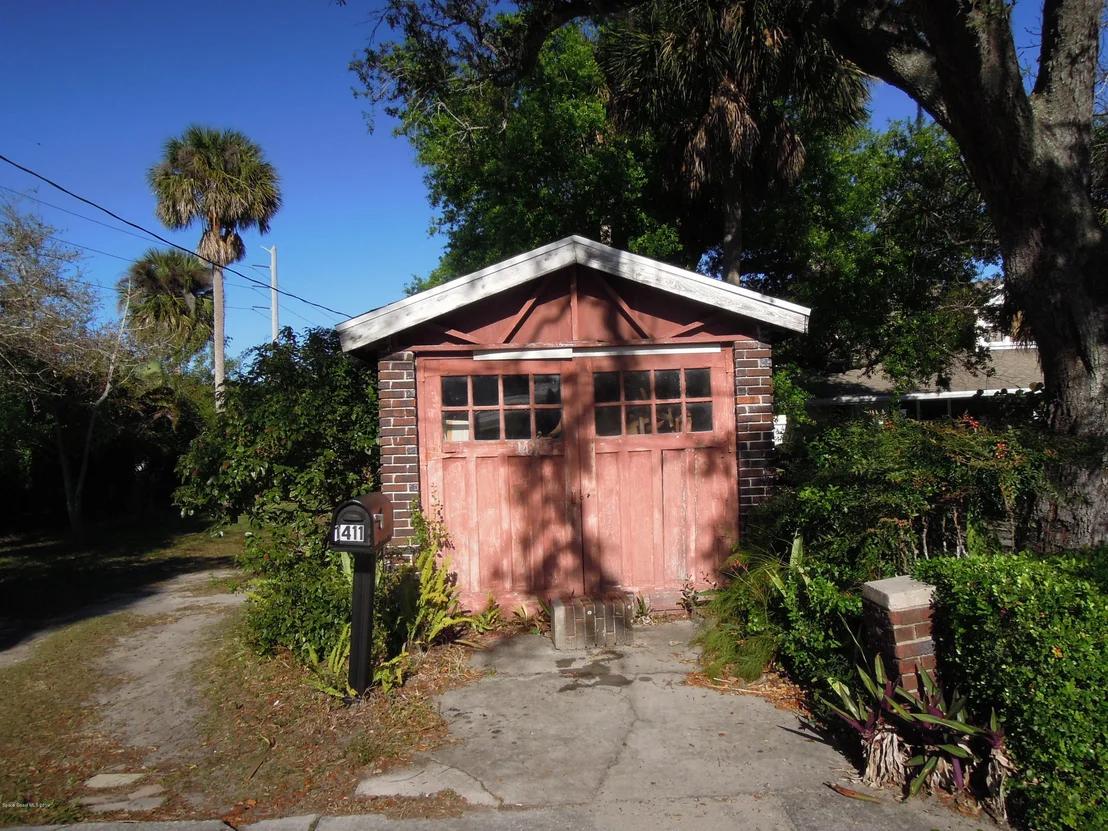 Photo of 1411 Pineapple Avenue