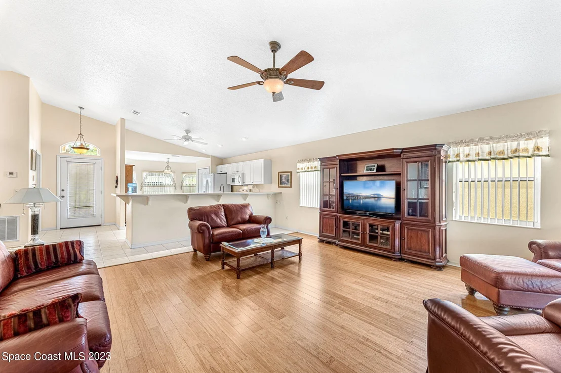 Photo of 1027 Pine Creek Circle NE