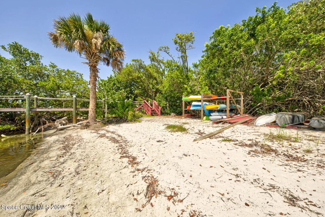 Photo of 334 Island Drive