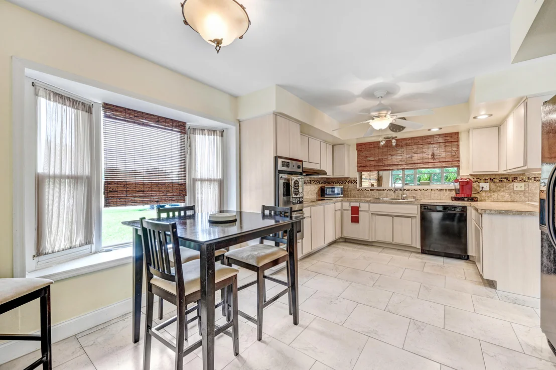 Photo of 798 Montclair Road NE