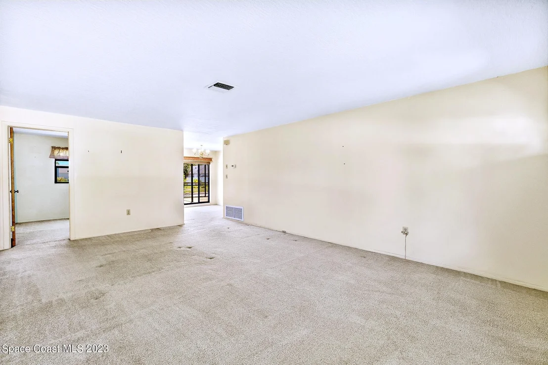 Photo of 899 Jefferson Road