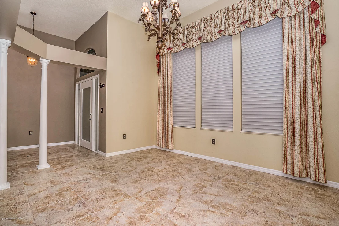 Photo of 925 Wildwood Drive