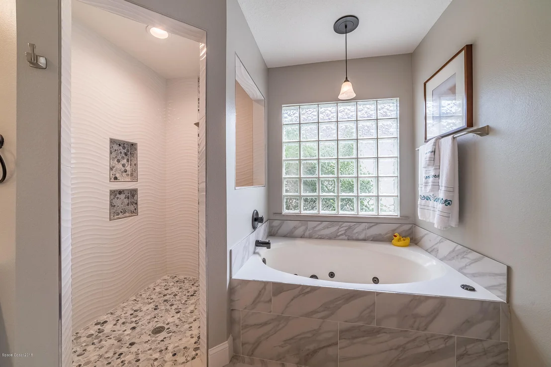 Photo of 2811 Englewood Drive